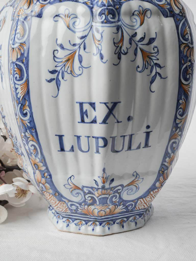 Artistic Delft-inspired pharmacy vessel