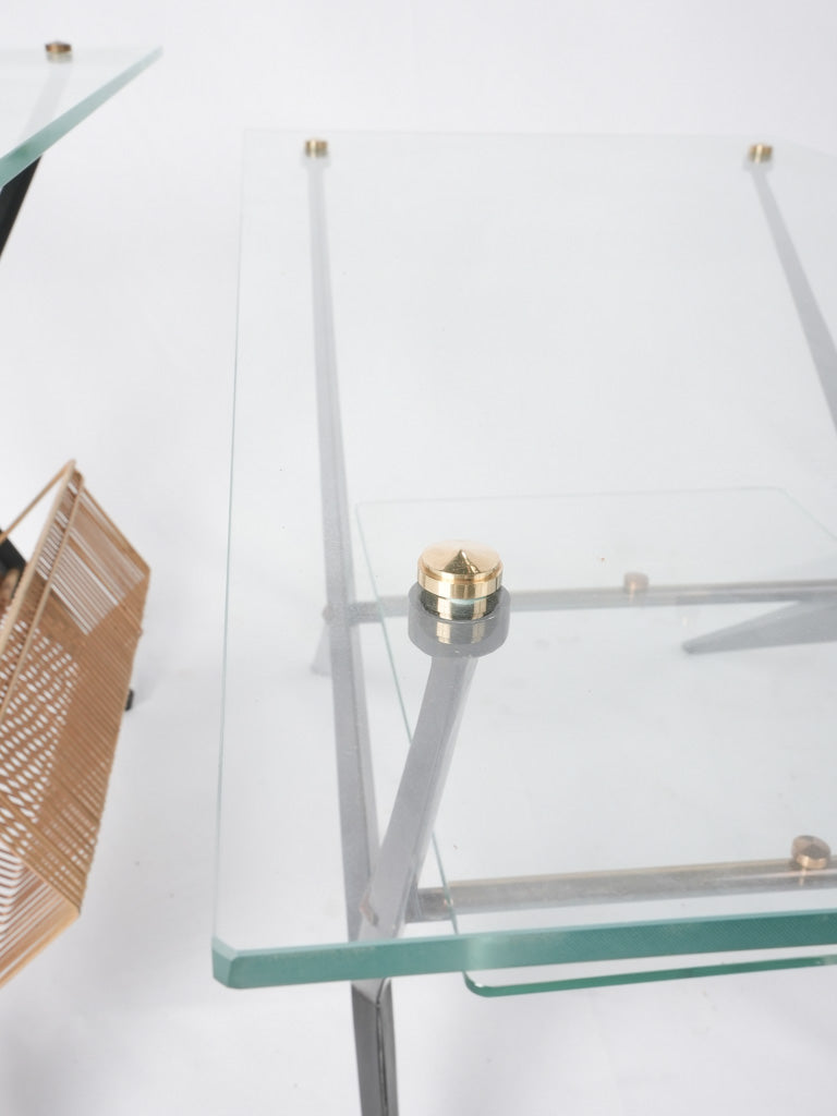 Elegant office magazine holder table