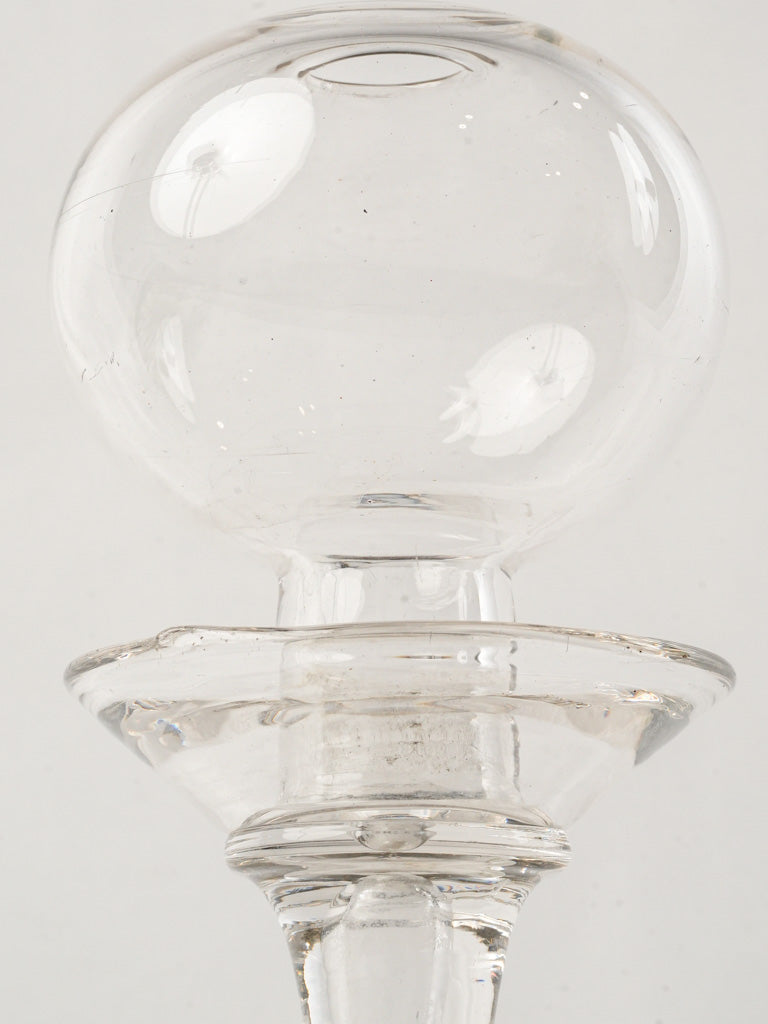 Refined minimalist design lamp