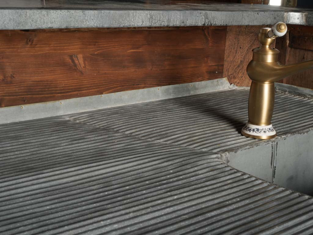 Durable zinc top bar decor