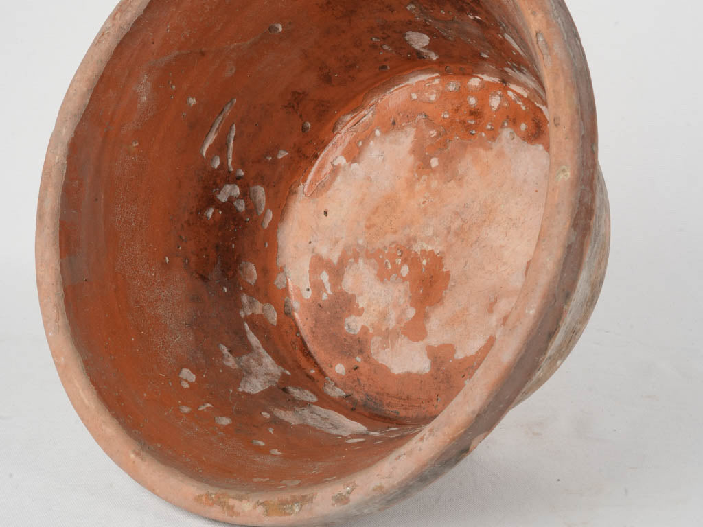 Timeless Provençal ceramic artifact