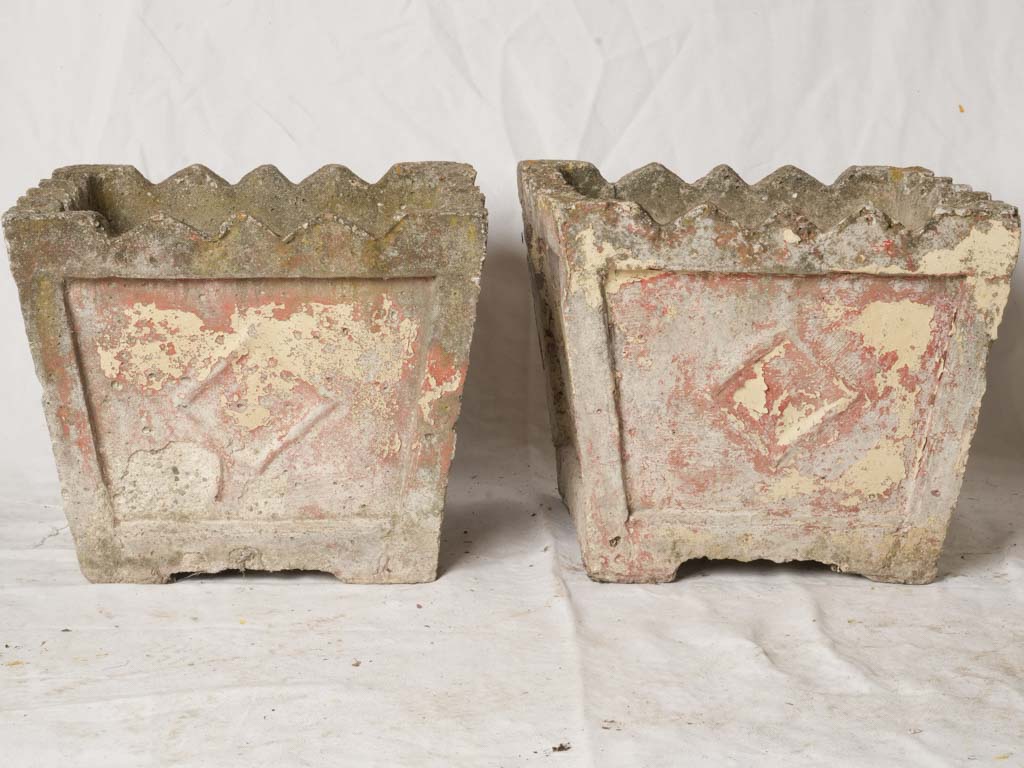 Aged compact square cachepots