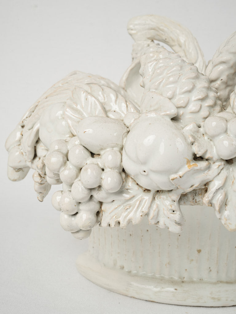 Decorative Malicorne pinecone centerpiece