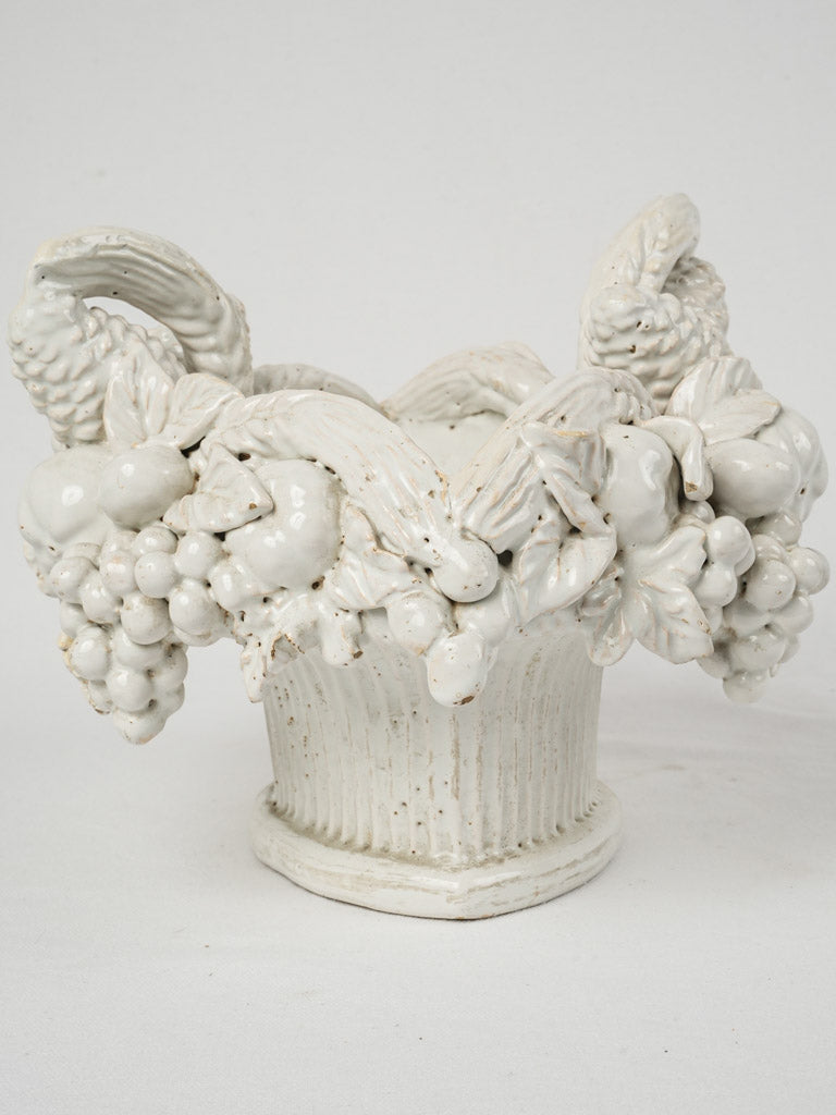 Time-honored pinecone cachepot