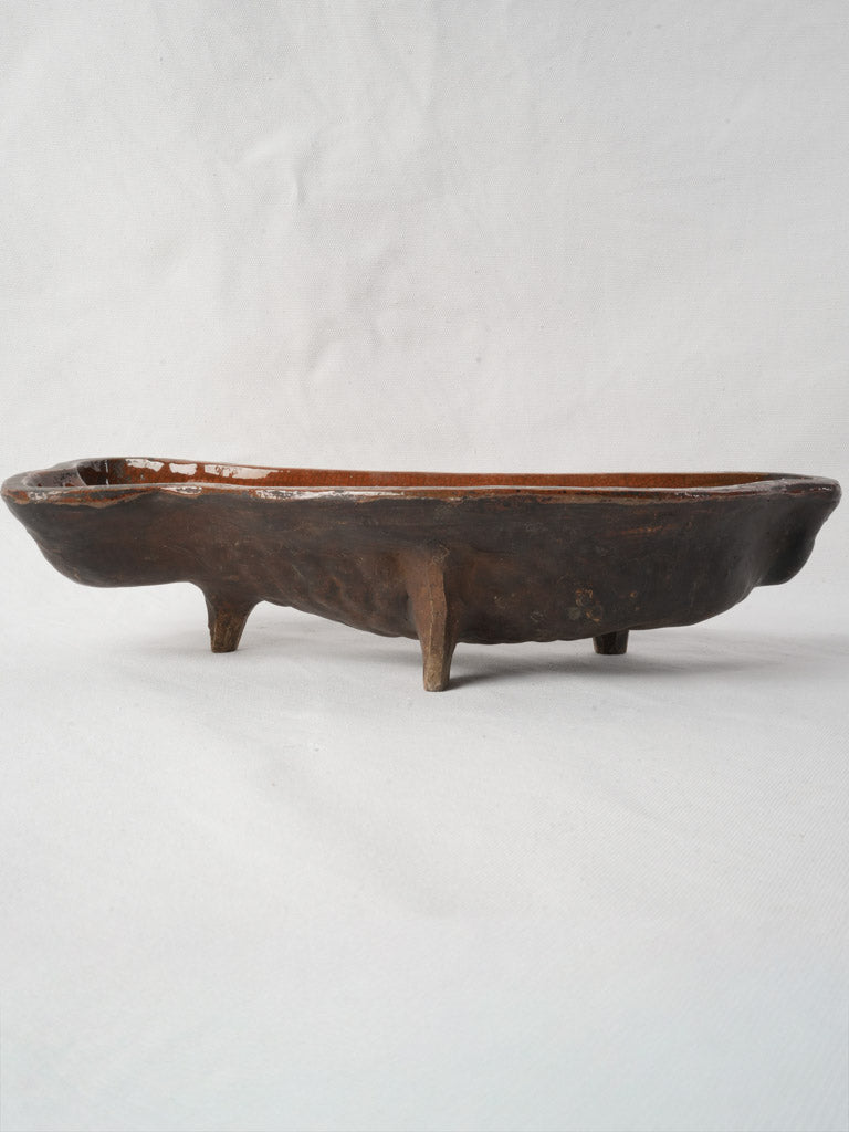 Incised fish mold