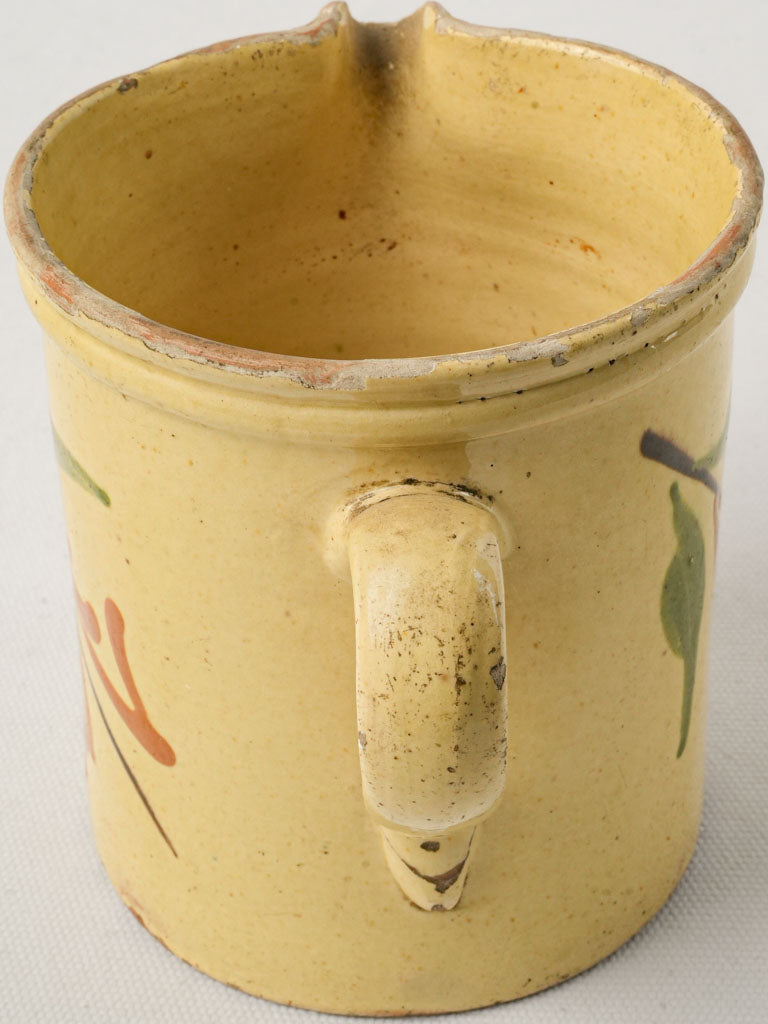 Soft yellow with brown creamer