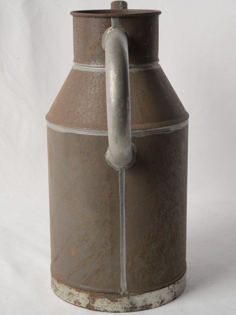 Collectible tapered shoulder tinplate can