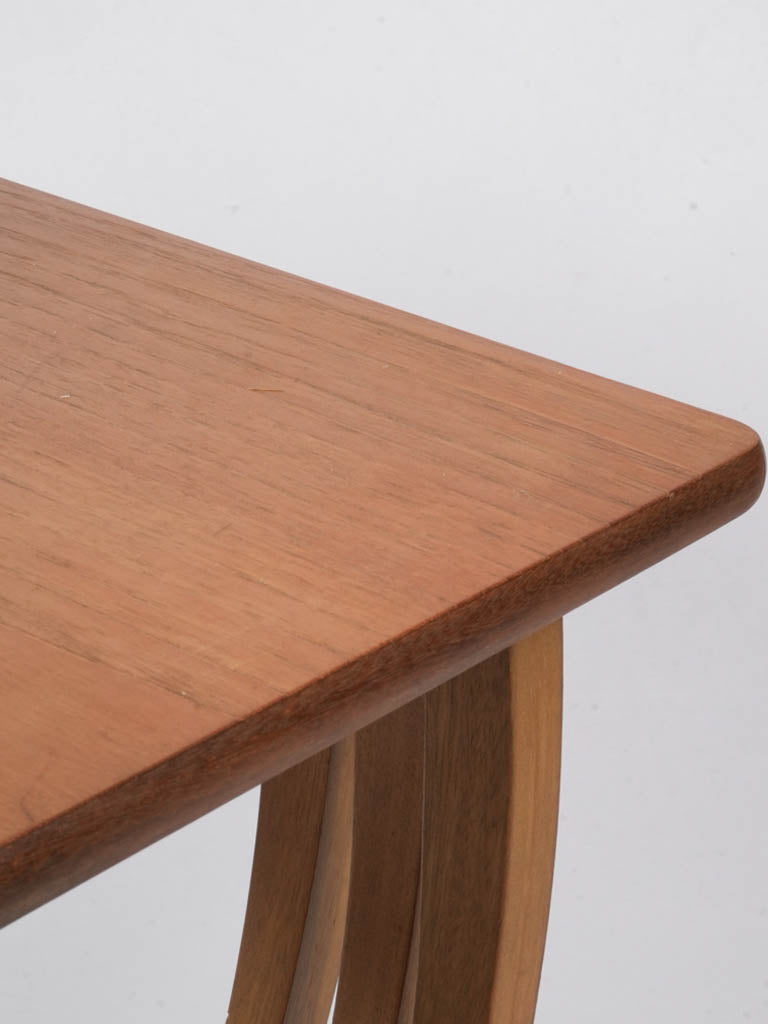 Airy mellow tone rectangular tables