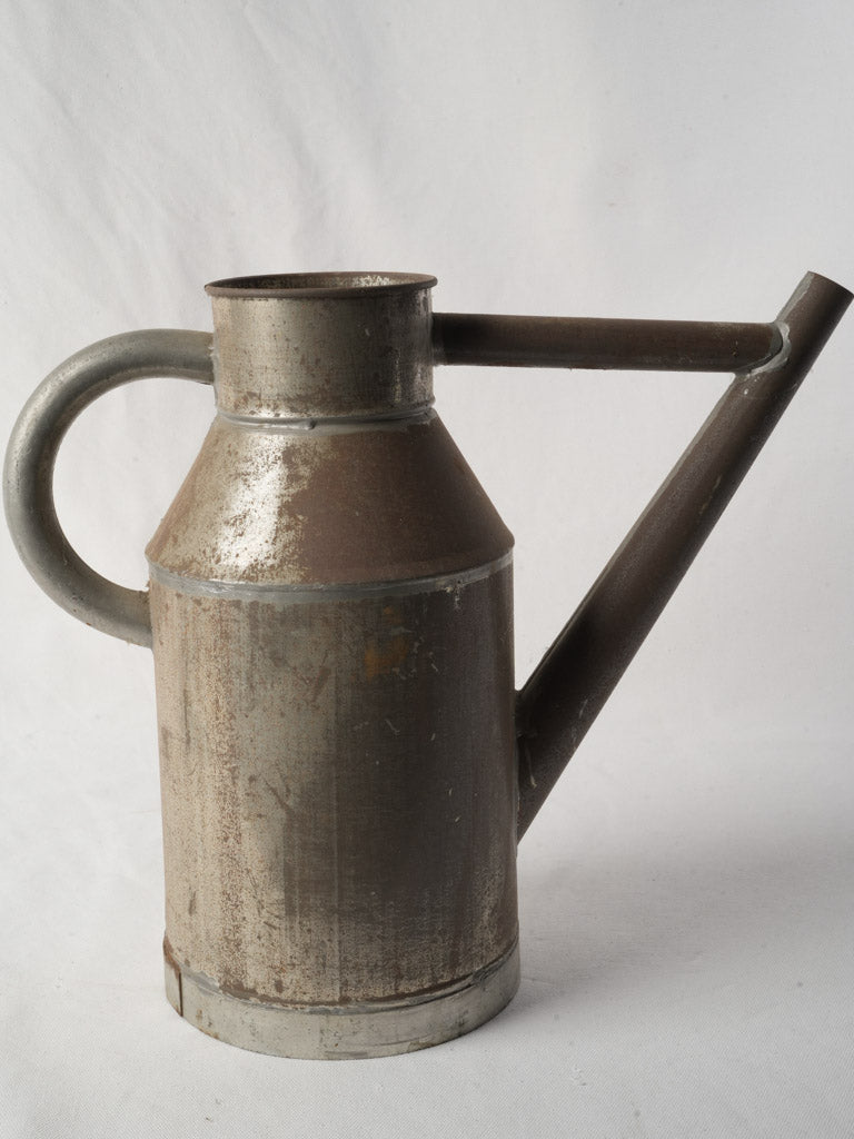 Patina-rich decorative watering piece
