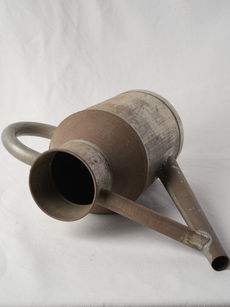 Classic style long-spout watering can