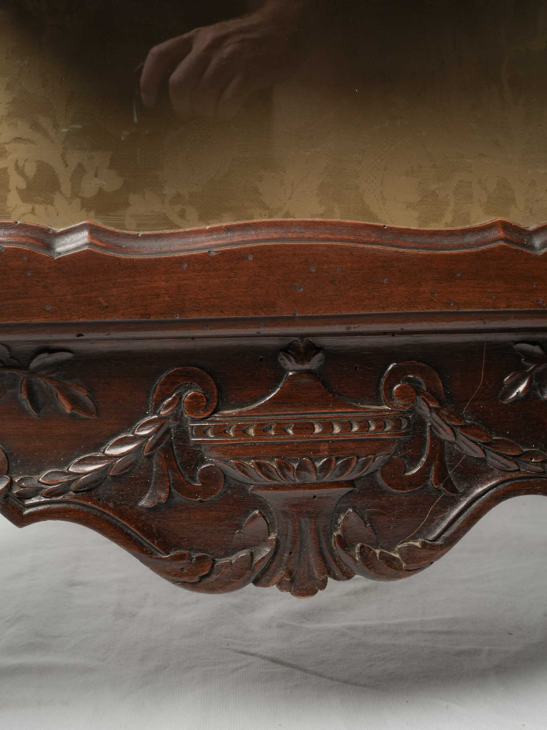 Richly detailed antique verriau