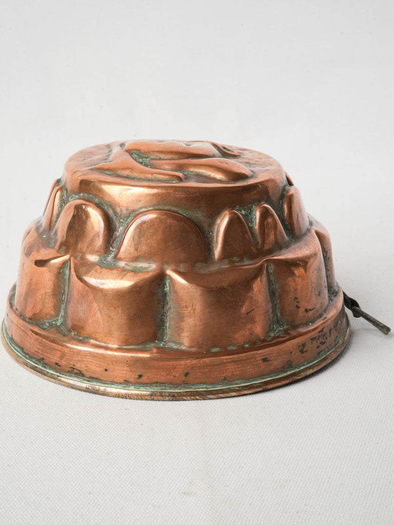 Elegant Scalloped Copper Mold