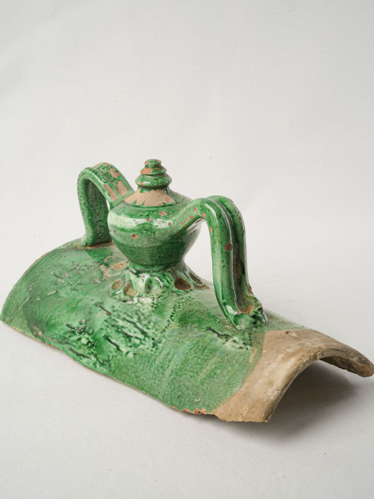 Handcrafted vintage urn motif tile