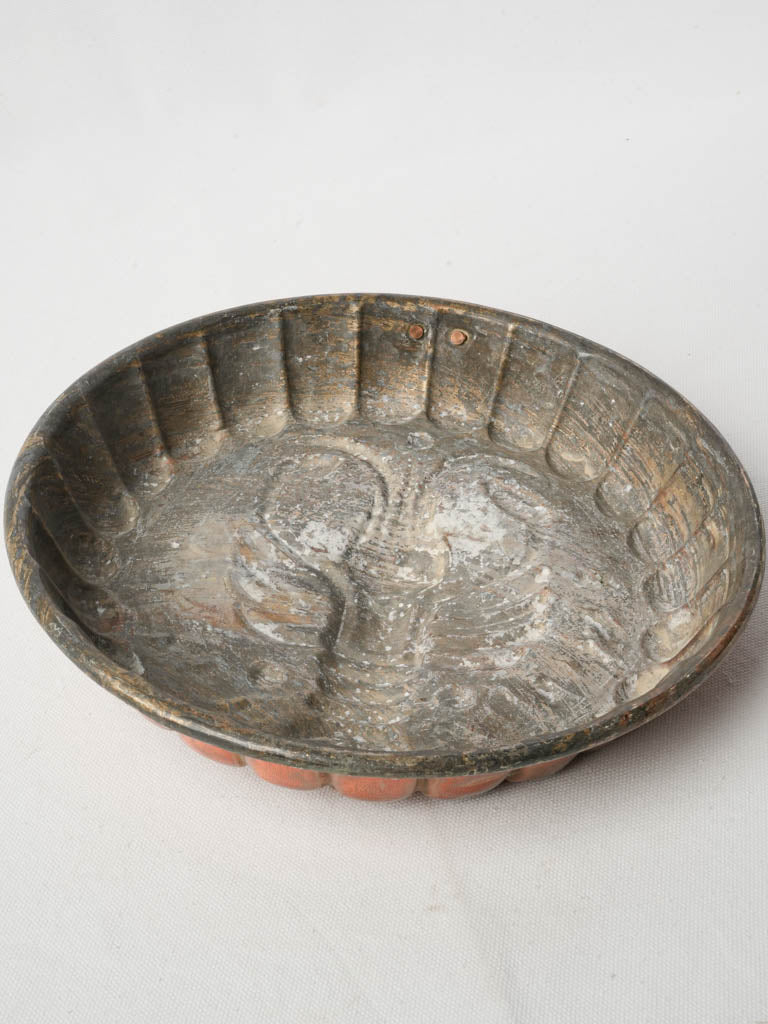 Fluted border copper mold