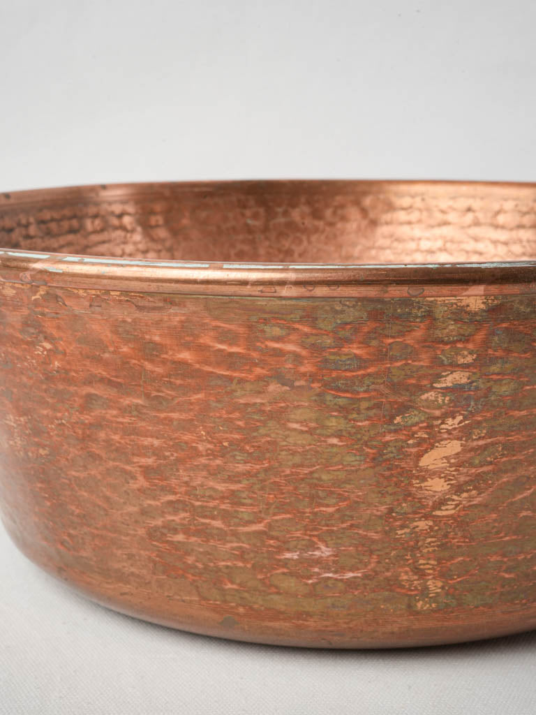 Warm-toned copper kitchen accent