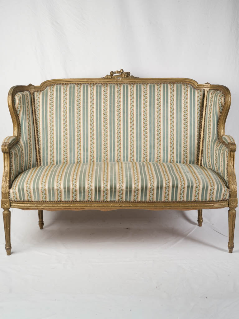Timeless fluted leg settee