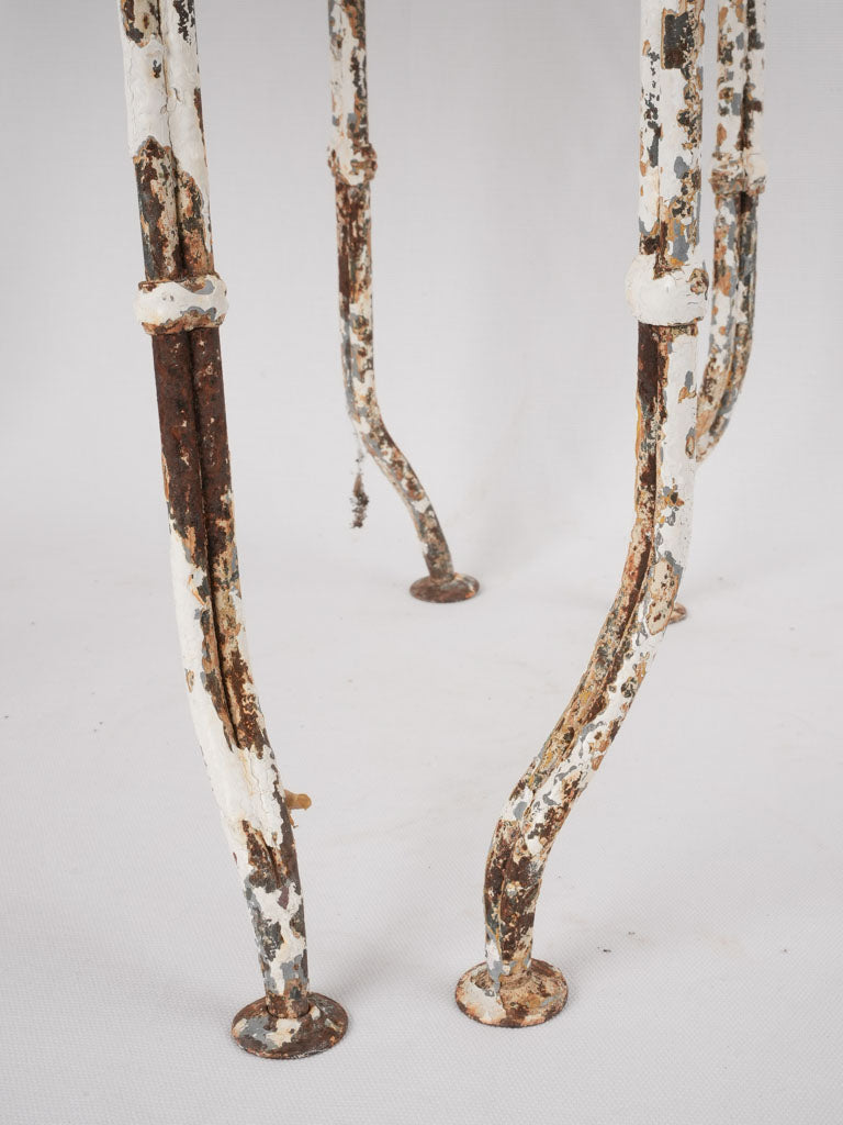 Charming old-fashioned garden seating pieces