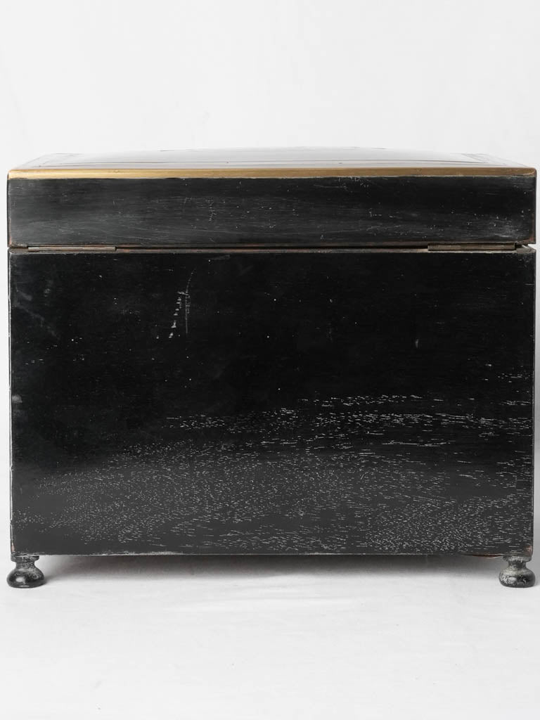 Classic wood finish digestif case