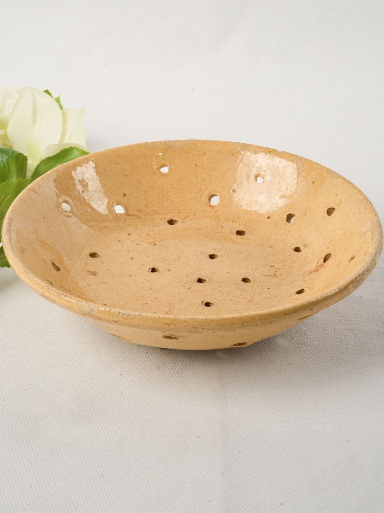Provençal terracotta colander