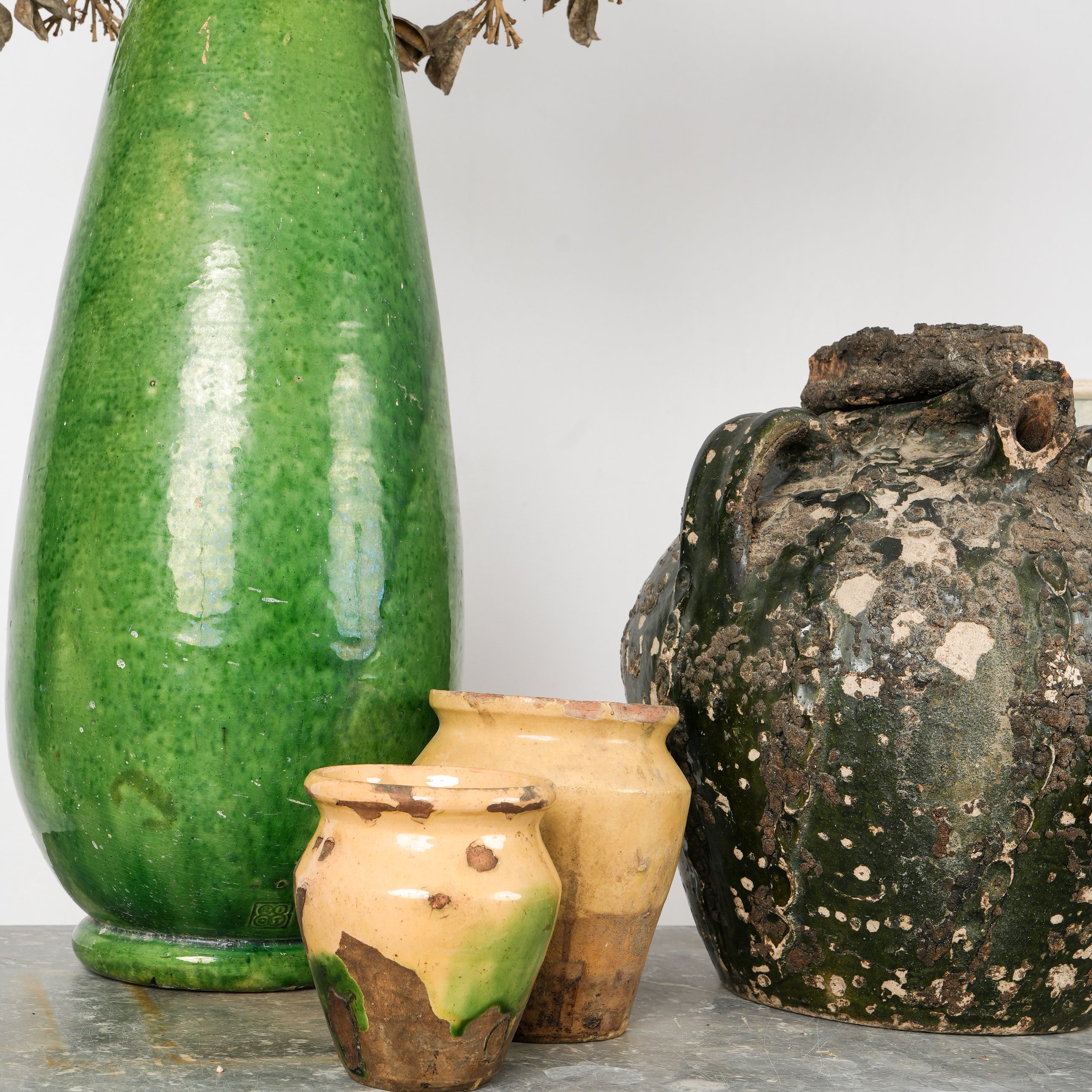 Natural clay rim French Biot vase