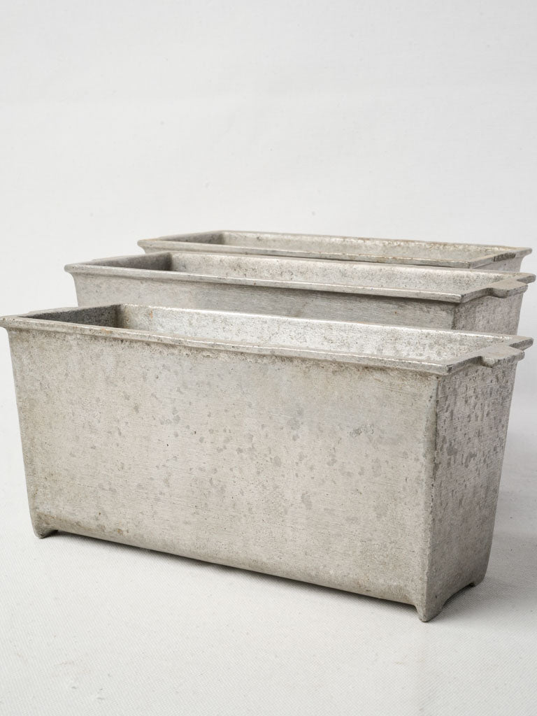 Smooth lines aluminum terrines