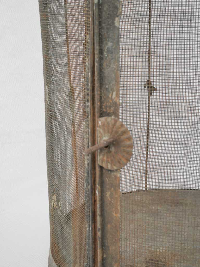 Domed wire-mesh sausage safe