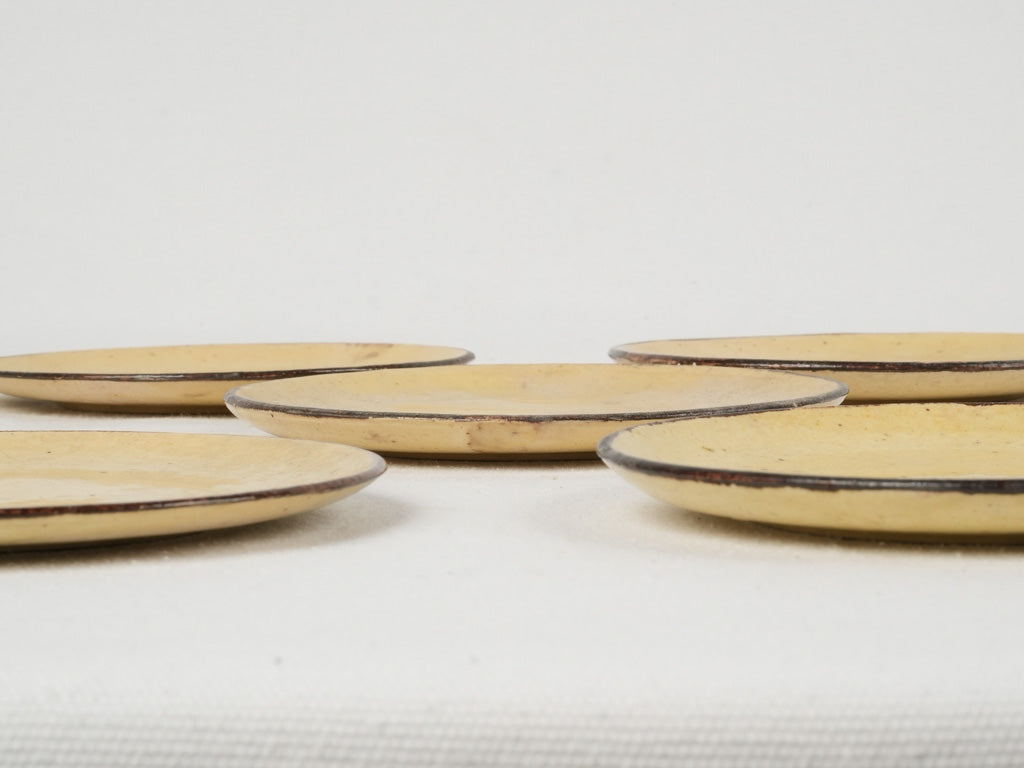 Exquisite dark brown edge saucers