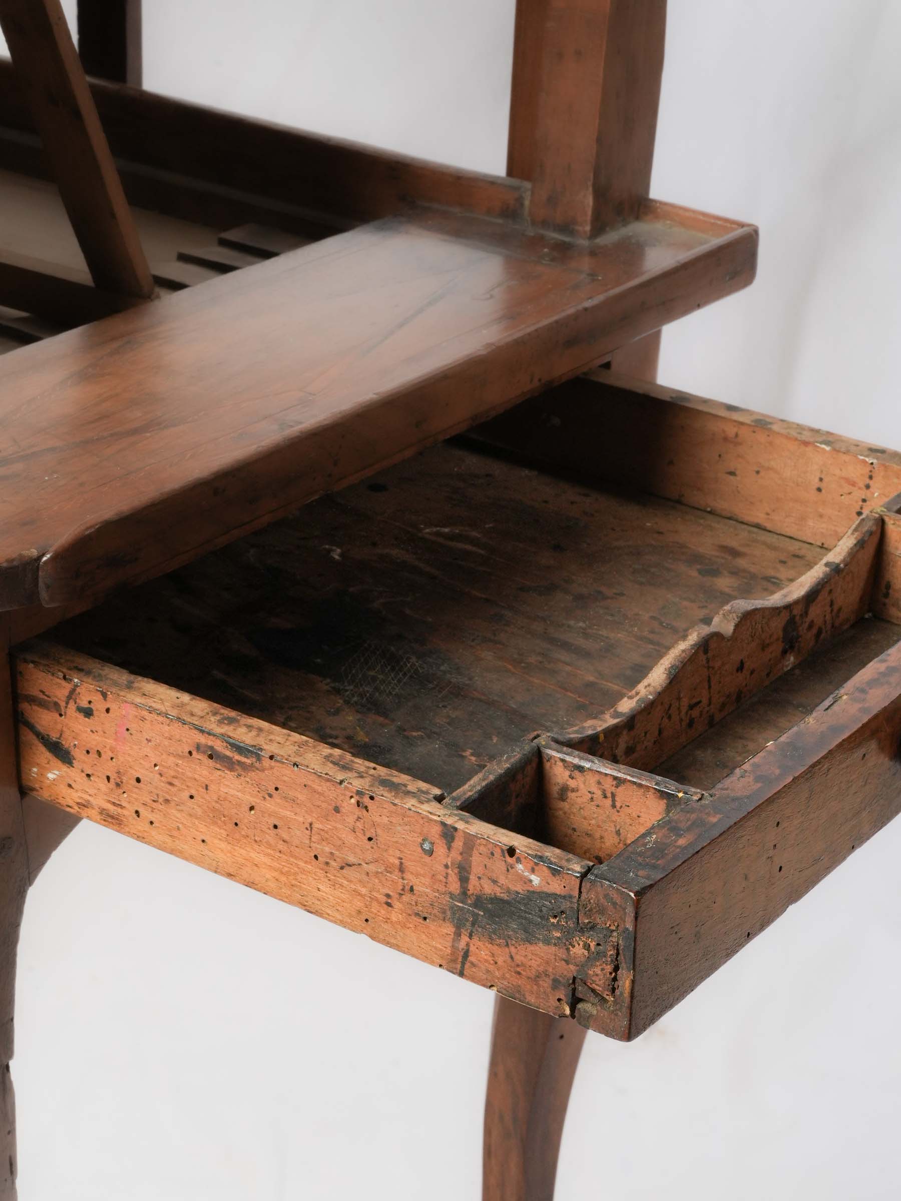 French Louis XV Walnut Table Liseuse w/ Adjustable Fire Screen - 27½"