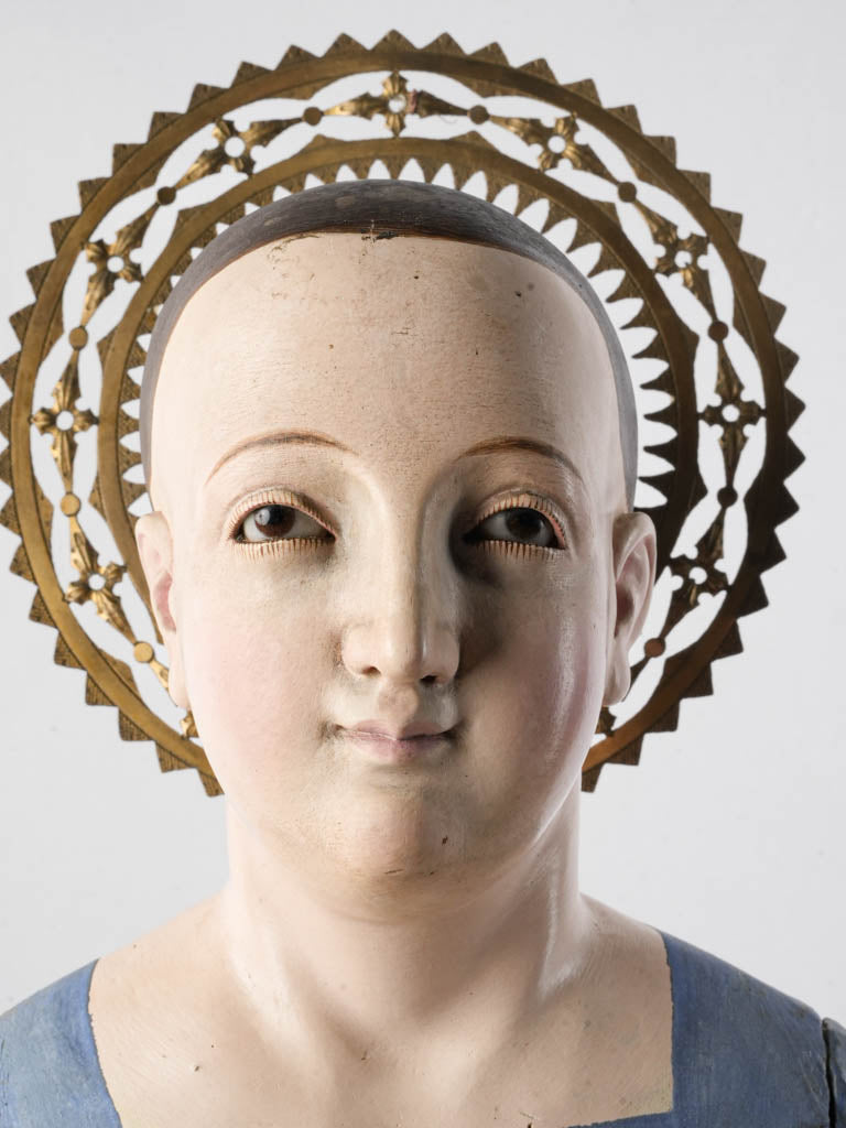 Refined realism articulated statue