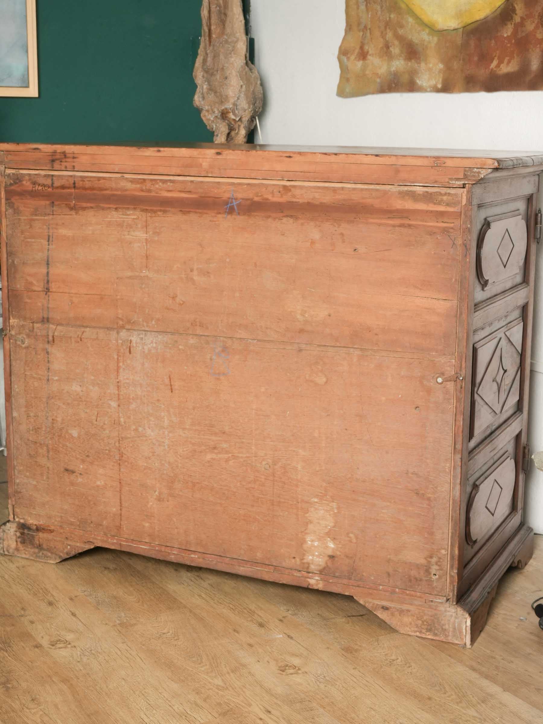 Intricately-designed demountable cabinet