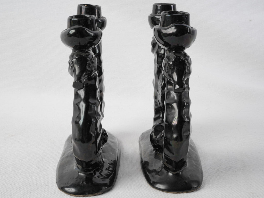 Textured glossy ceramic décor