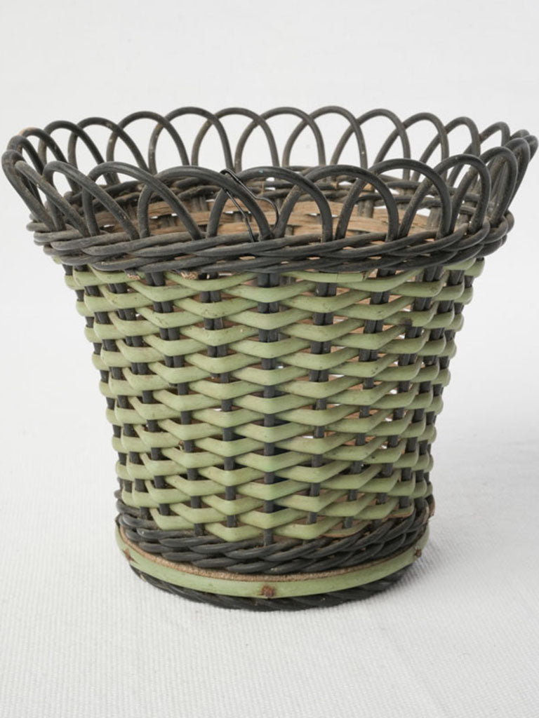 Disciplined twill woven container