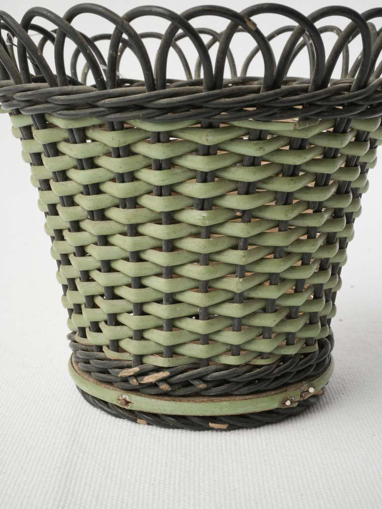 Softened surface wicker cachepot