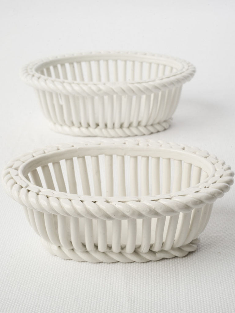 Petite rope-twist rim baskets
