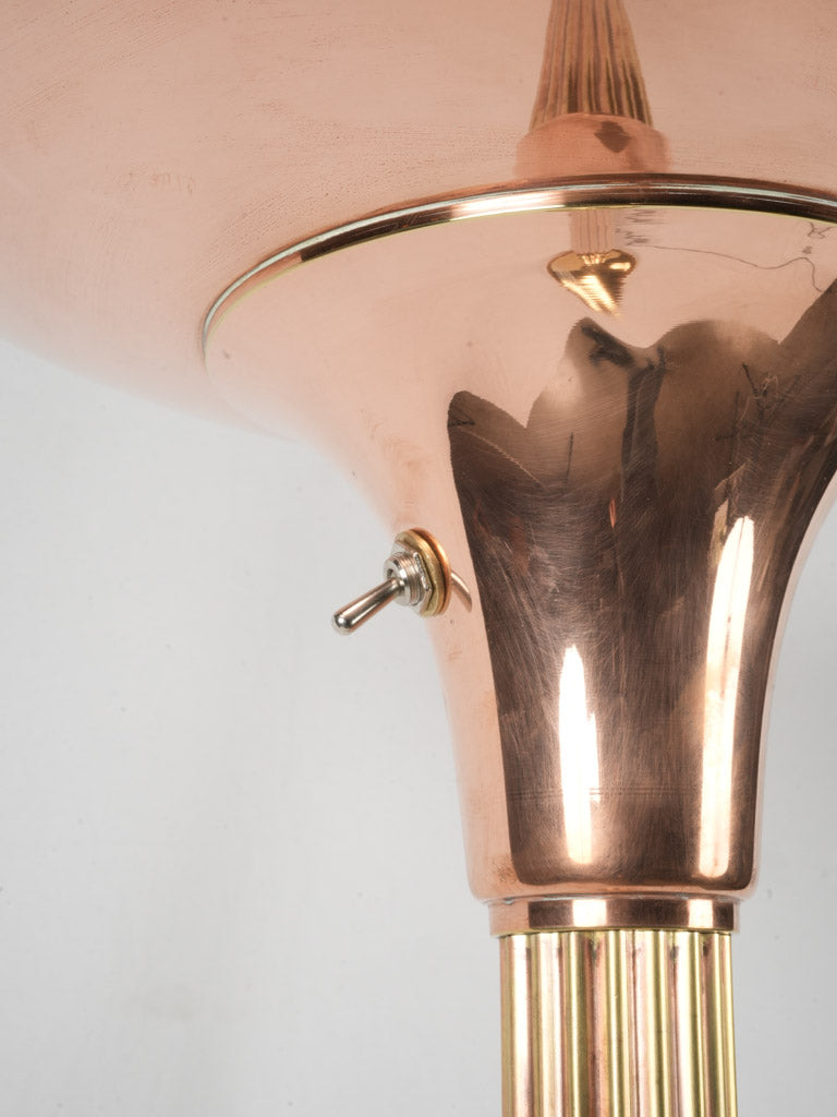 Refined fluted stem floor lamp