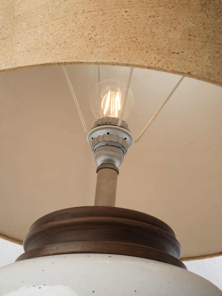 Elegant ceramic pot-form lamps