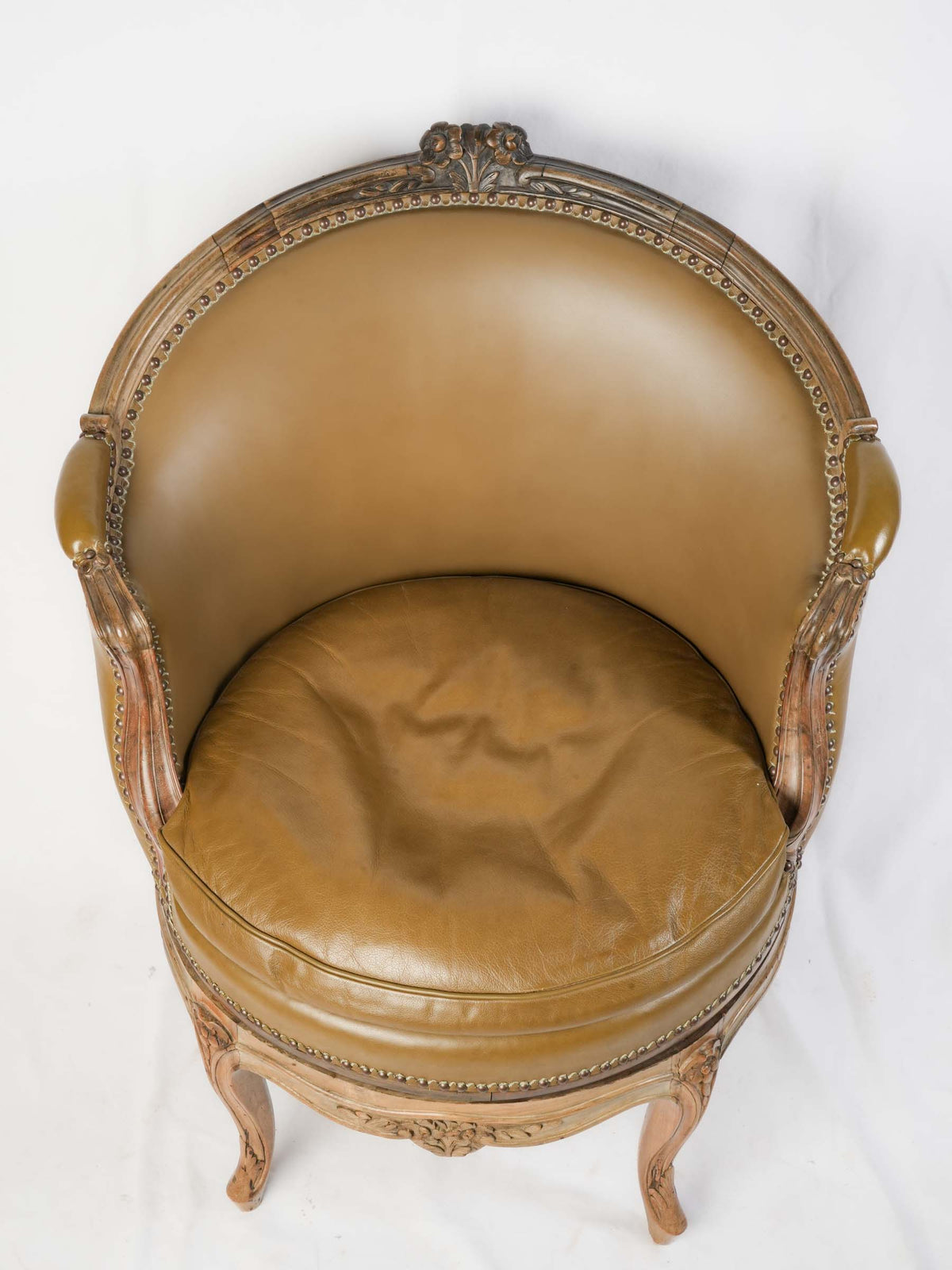 Intricate foliate carving handgrips