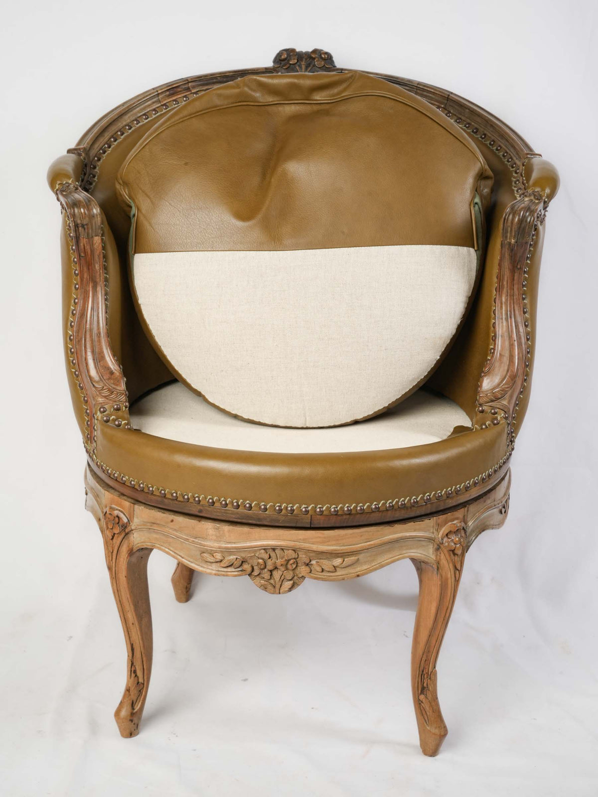 Period-specific Lyon Paris craftsmanship