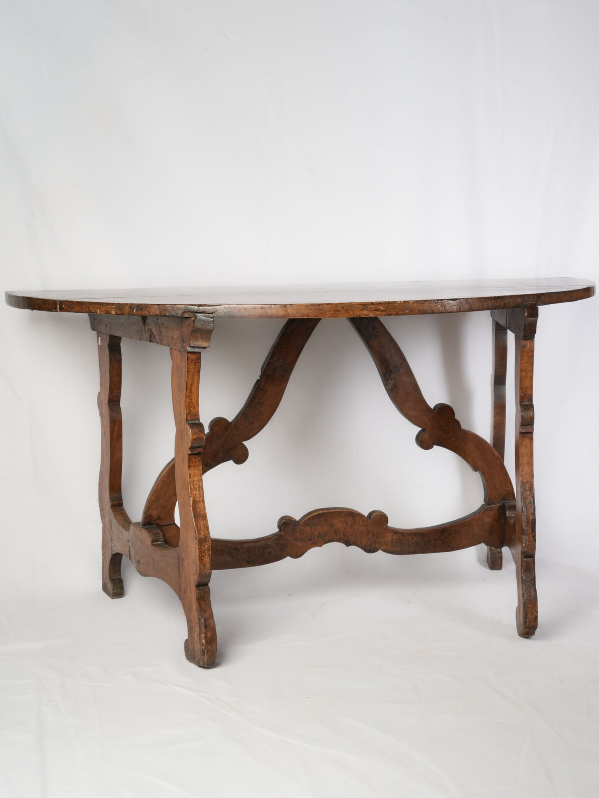 Rich walnut Baroque center table