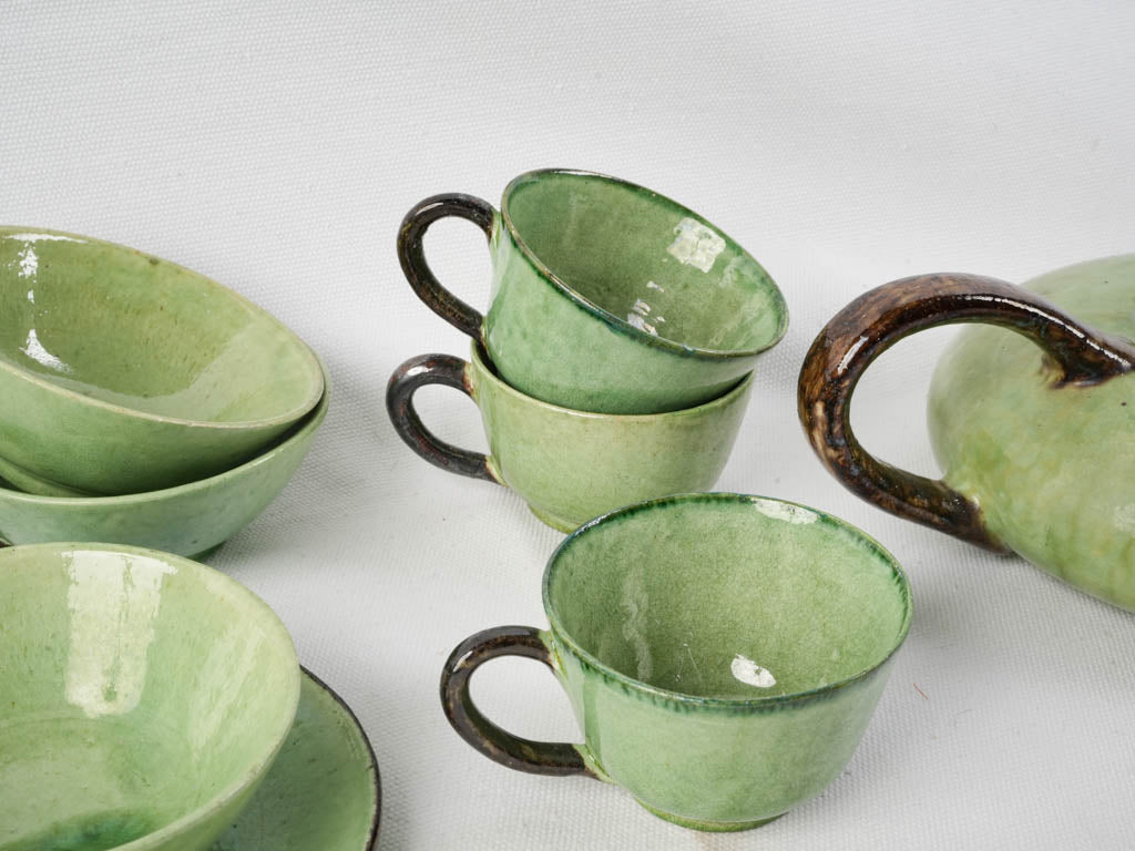 Distinctive style vintage ceramic set