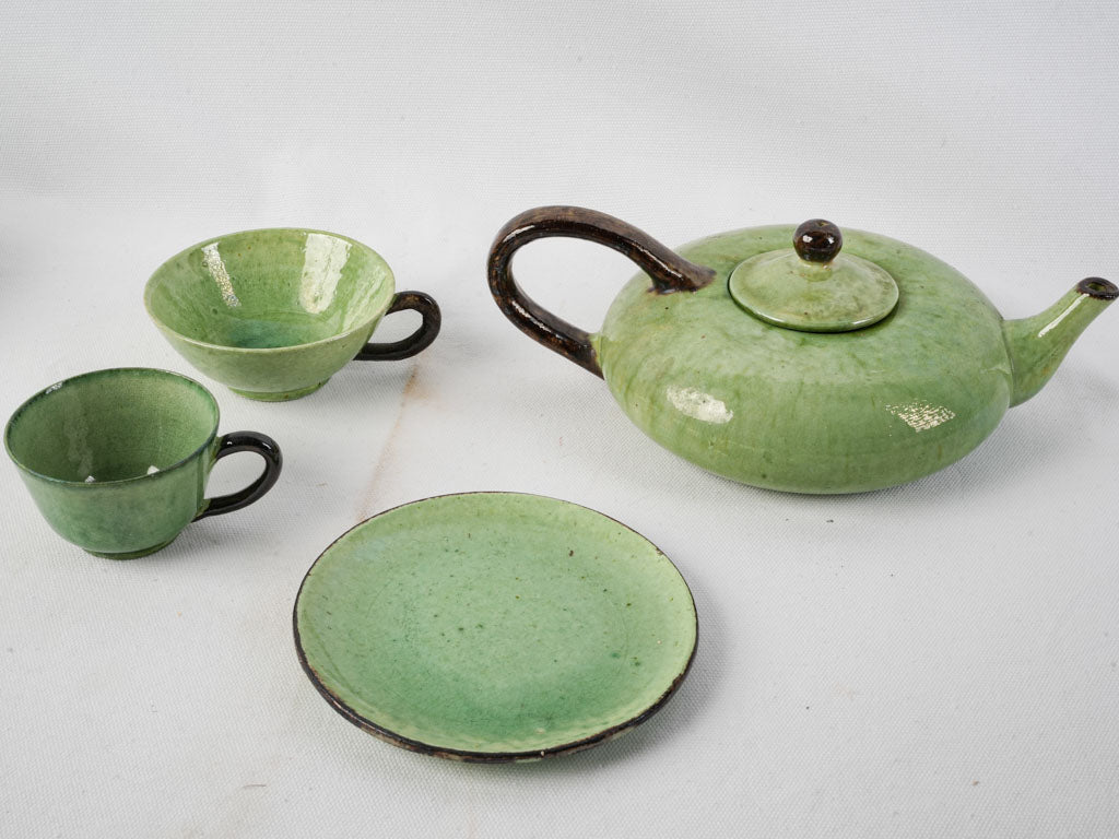 Elegant Provençal ceramic collection