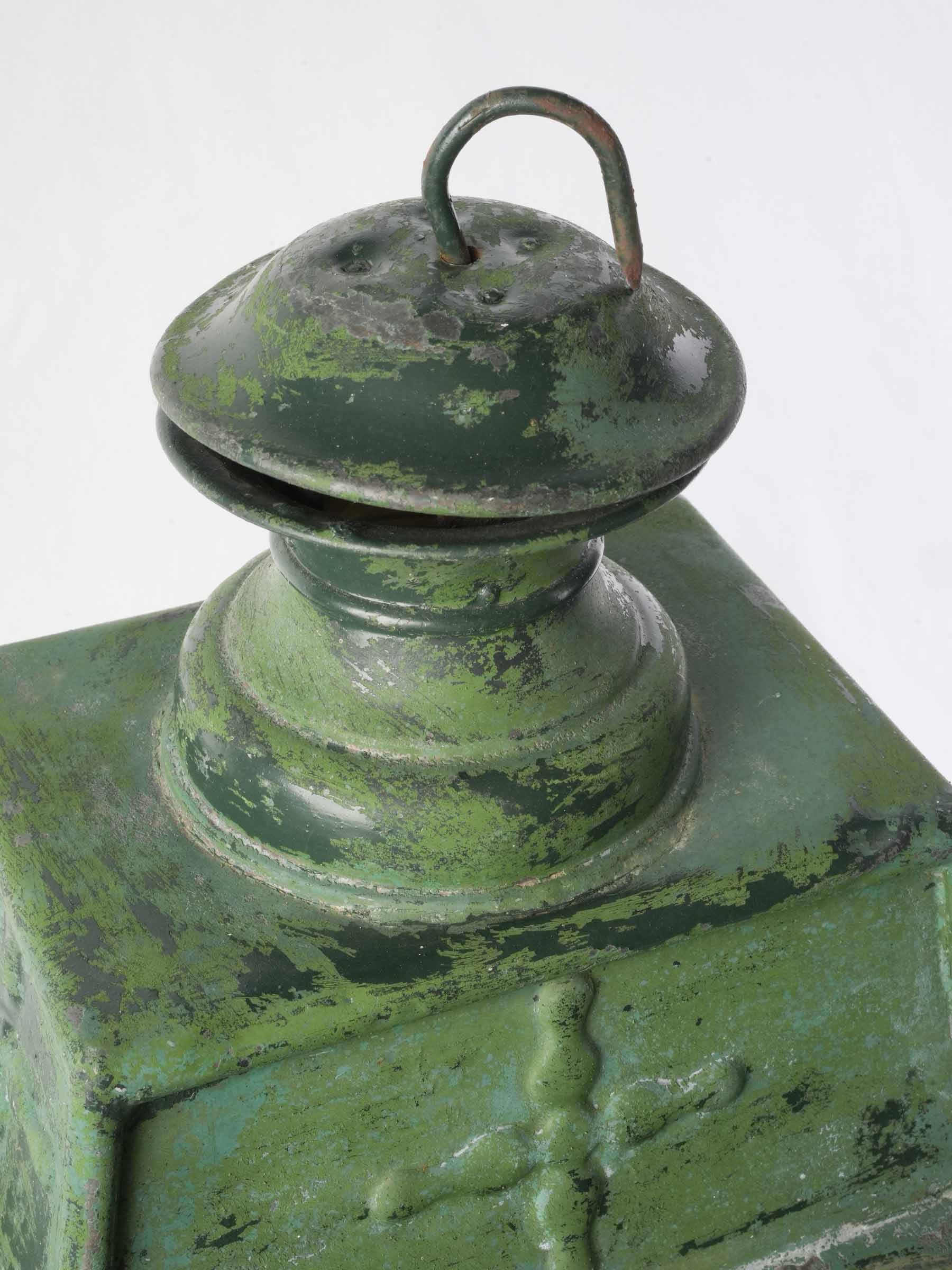 Symmetrical cross-embossed lantern