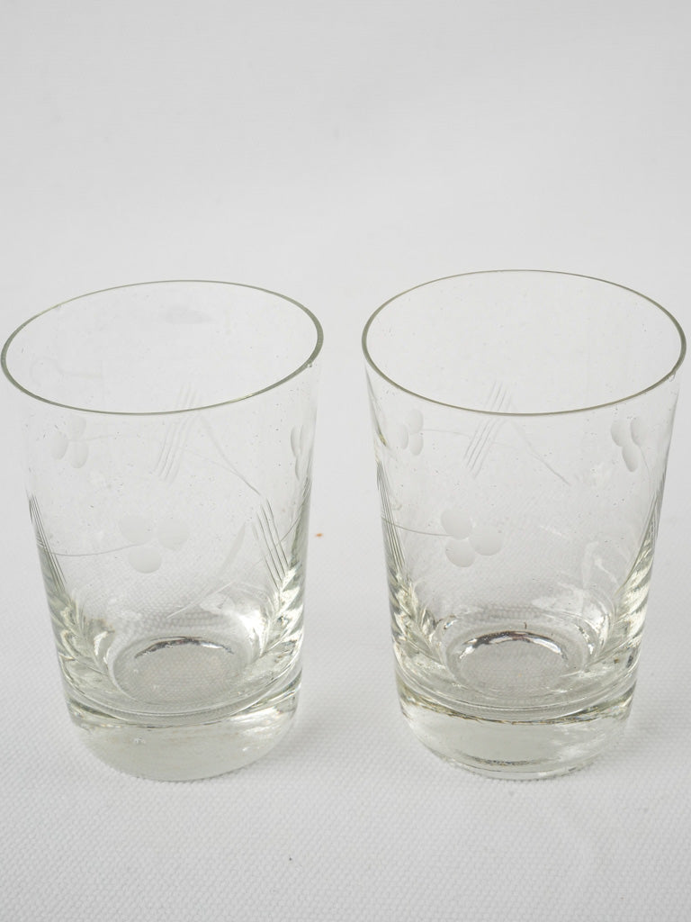 Retro juice/water glasses with cherry etching