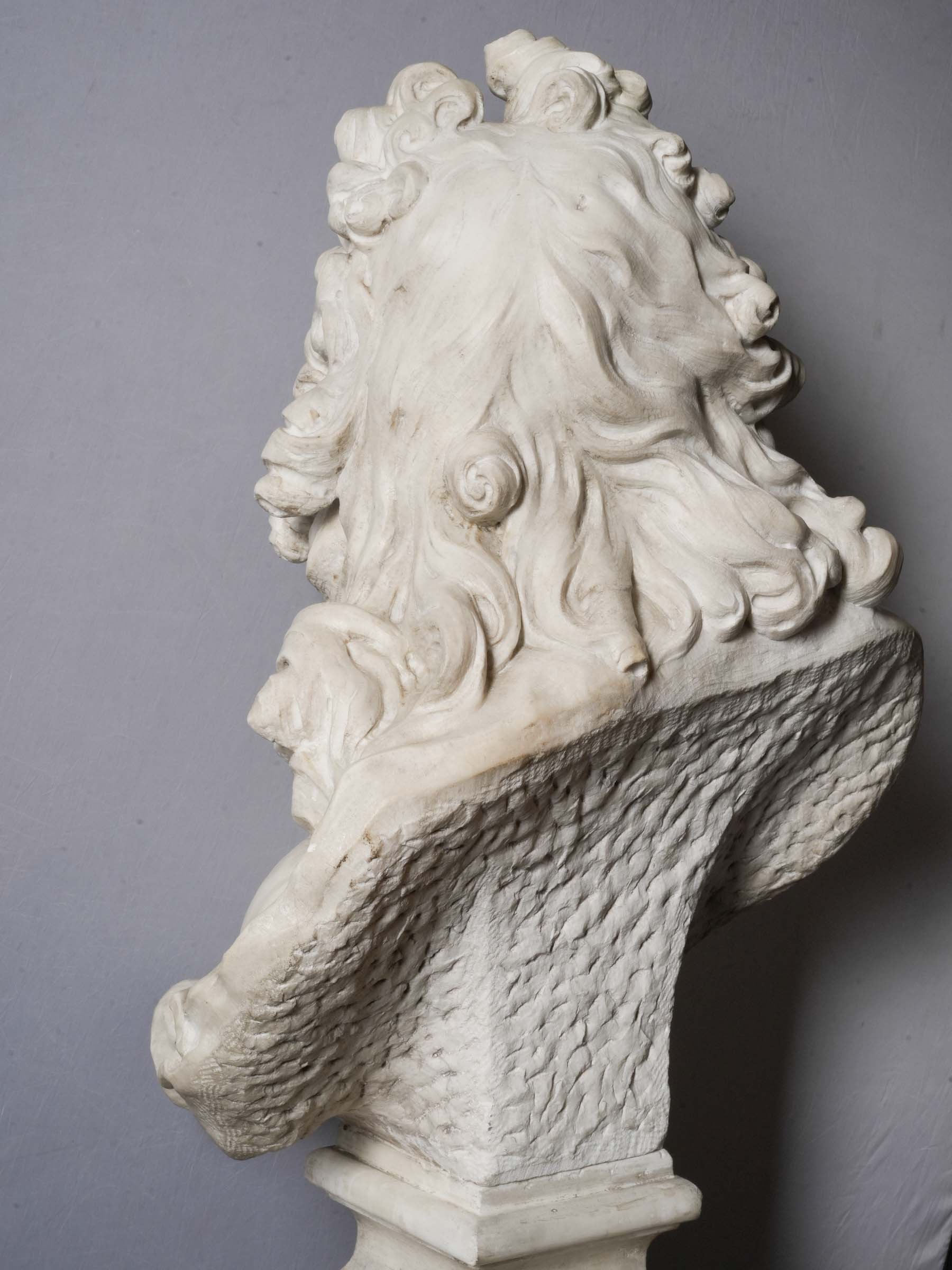 Exceptional Carrara Marble Bust of Van Cleve after Jean-Jacques Caffieri, Late 19th Century - 28¼"