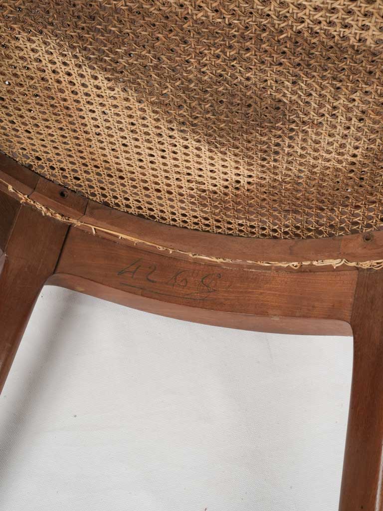 Detailed flowing lines armchair