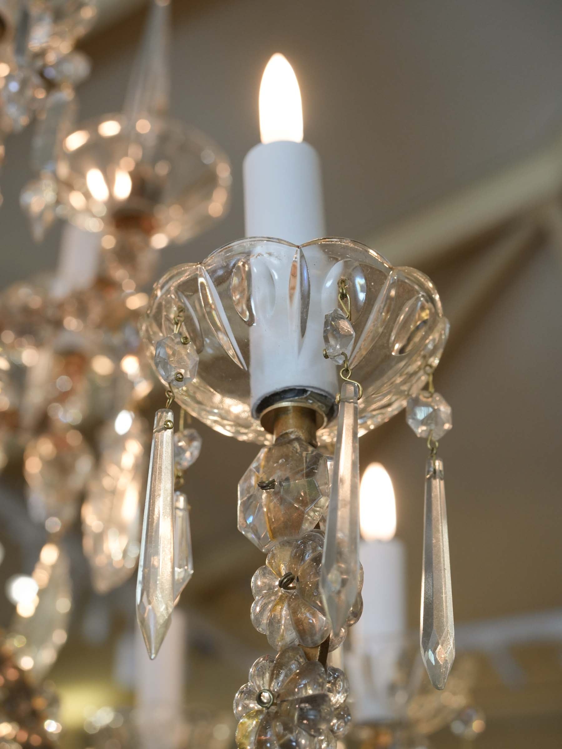 Dazzling Venetian Twelve-Light Chandelier, Early 20th Century - 51¼" x 32¼"