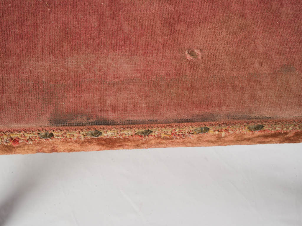 Romance-inspired reception table