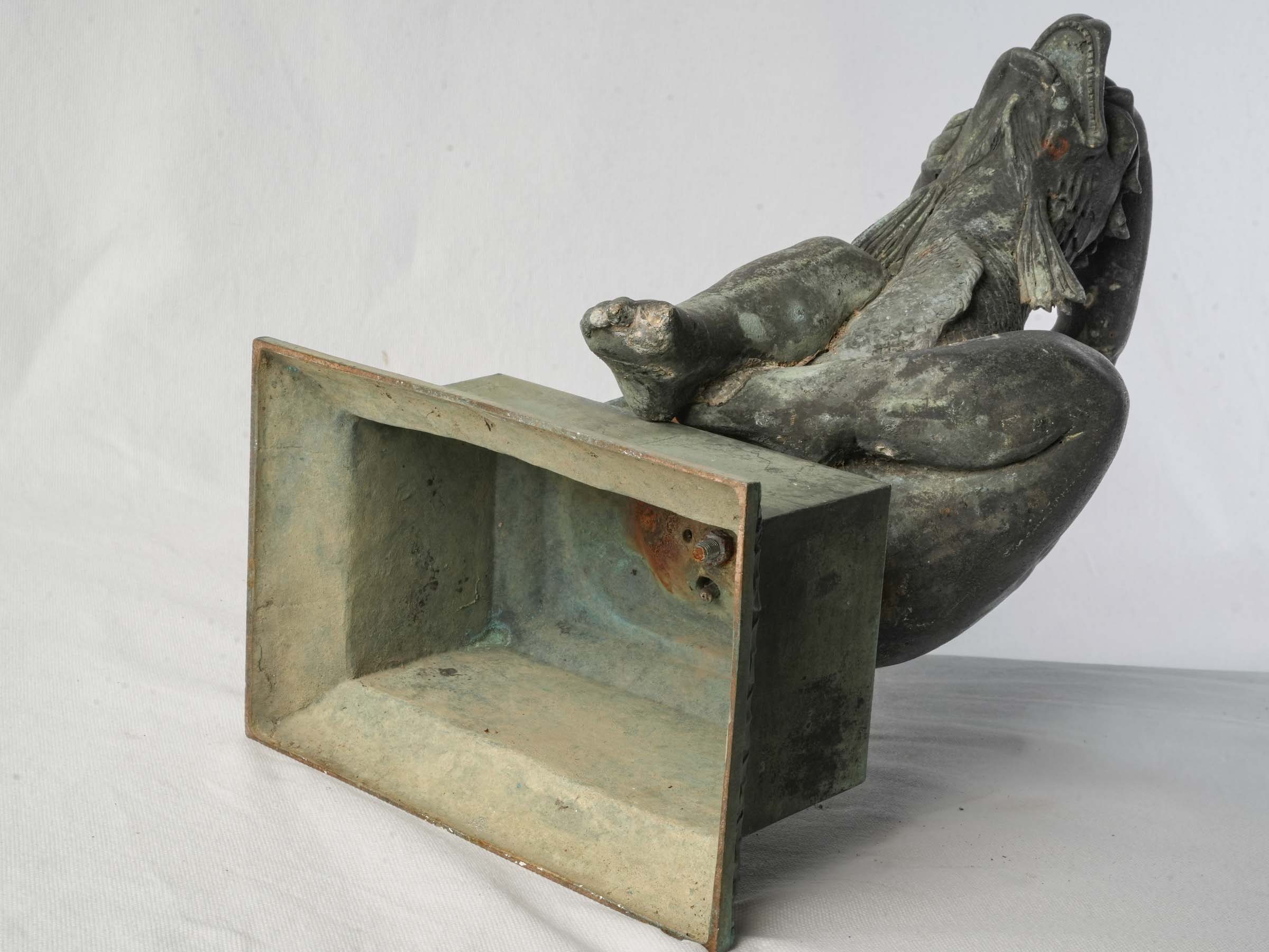 Rustic European-style decorative fountain