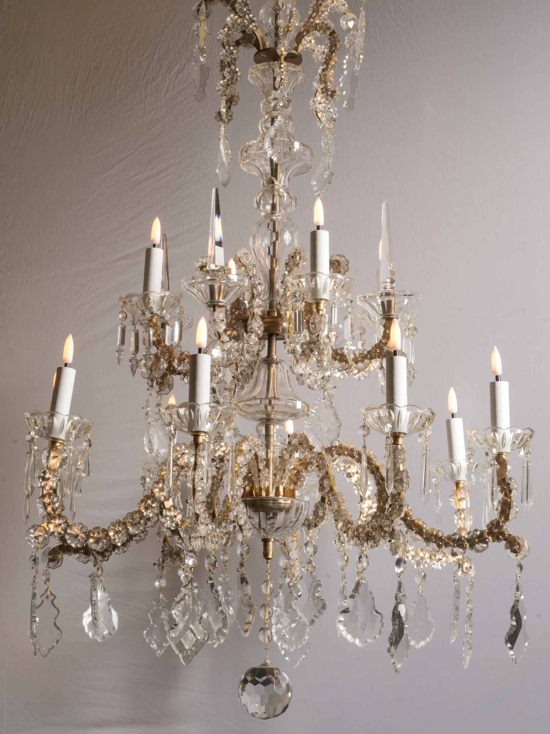 Dazzling Venetian Twelve-Light Chandelier, Early 20th Century - 51¼" x 32¼"