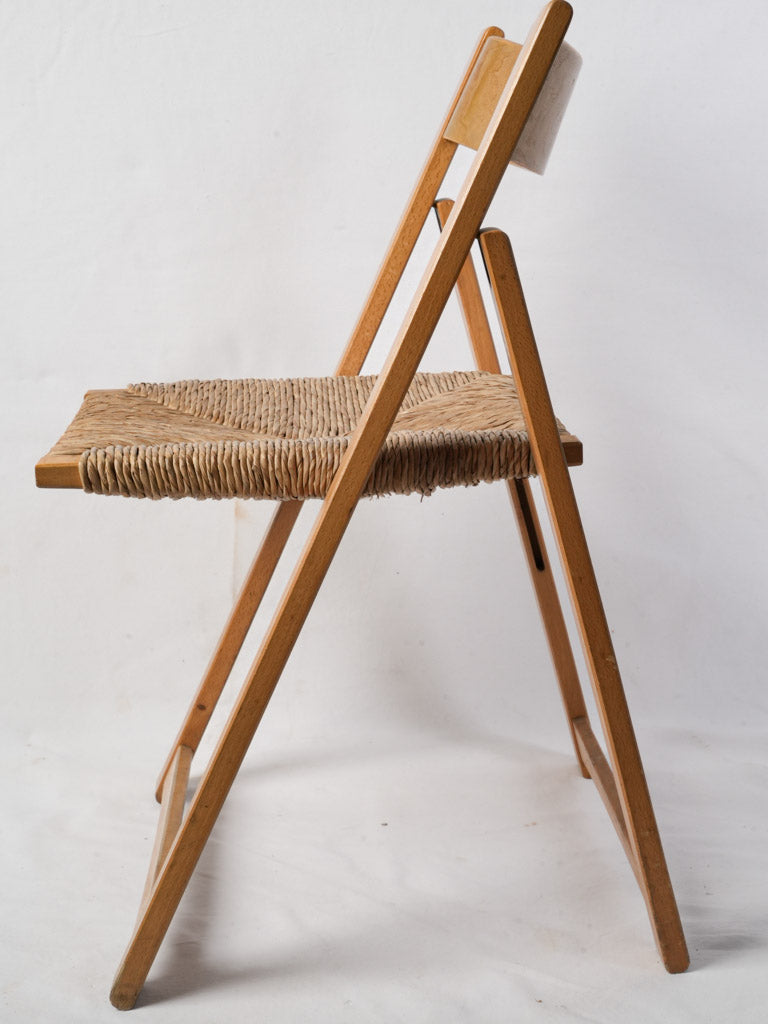 Minimalist design folding chairs